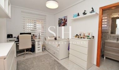 Resale - Villa - Villamartin