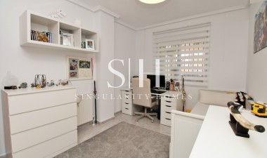 Resale - Villa - Villamartin