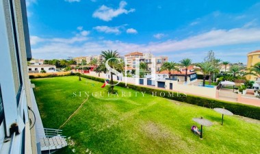 Перепродажа - Квартира / квартира - Torrevieja - Punta prima
