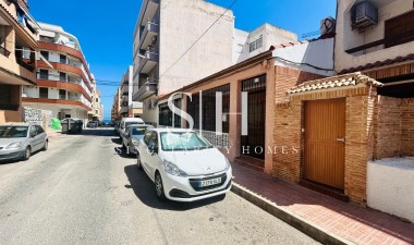 Resale - Villa - Torrevieja - Costa Blanca