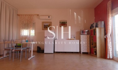 Odsprzedaż - Villa - Rafal