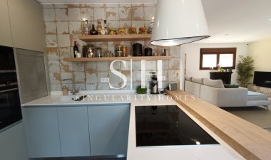 Odsprzedaż - Villa - Pinar de Campoverde