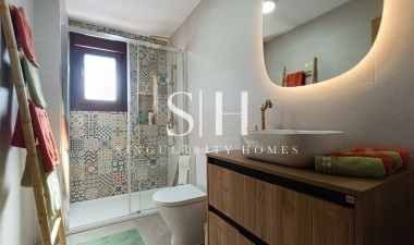 Odsprzedaż - Villa - Pinar de Campoverde