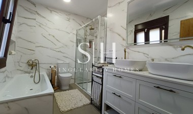 Odsprzedaż - Villa - Pinar de Campoverde