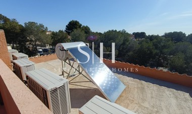 Odsprzedaż - Villa - Pinar de Campoverde