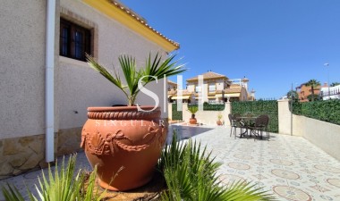 Resale - Villa - Orihuela Costa - Villamartin