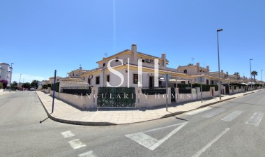 Resale - Villa - Orihuela Costa - Villamartin