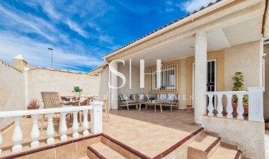 Odsprzedaż - Villa - Torrevieja