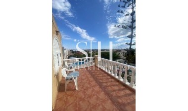 Odsprzedaż - Villa - Los Balcones - Costa Blanca