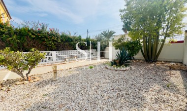 Resale - House - Torrevieja - Aguas Nuevas