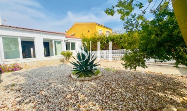 Resale - House - Torrevieja - Aguas Nuevas