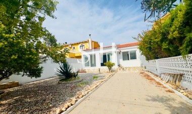 Resale - House - Torrevieja - Aguas Nuevas