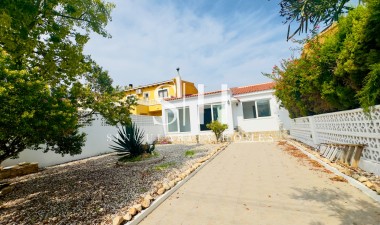 Resale - House - Torrevieja - Aguas Nuevas