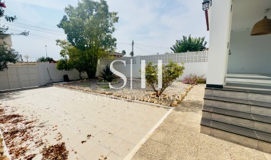 Resale - House - Torrevieja - Aguas Nuevas