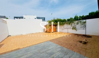 Resale - House - Torrevieja - Aguas Nuevas