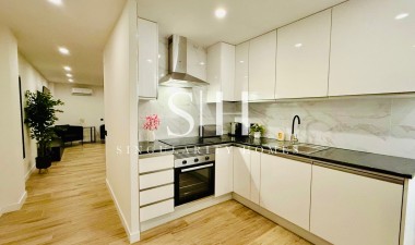 Återförsäljning - Lägenhet / lägenhet - Torrevieja - Playa del Acequión