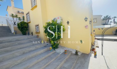 Resale - Villa - Orihuela Costa - Playa Flamenca