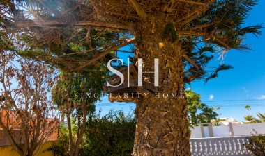 Återförsäljning - Villa - La Siesta - Costa Blanca