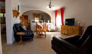 Återförsäljning - Villa - La Siesta - Costa Blanca