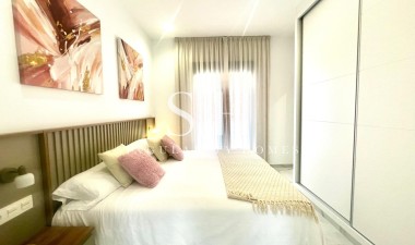 Herverkoop - Villa - Torrevieja - La Siesta - El Salado - Torreta