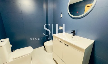 Resale - Apartment / flat - Torrevieja - Playa del Acequión