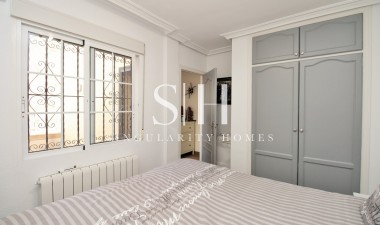 Odsprzedaż - Dom - Villamartin