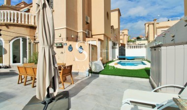 Odsprzedaż - Dom - Villamartin