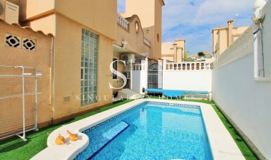 Odsprzedaż - Dom - Villamartin