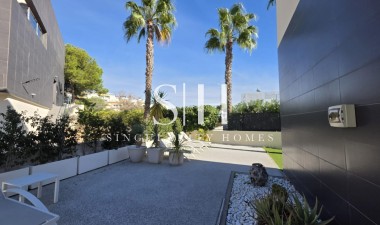 Перепродажа - Villa - Orihuela Costa - Villamartín