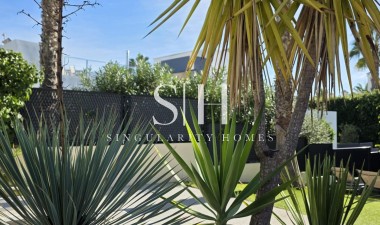 Перепродажа - Villa - Orihuela Costa - Villamartín