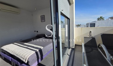 Перепродажа - Villa - Orihuela Costa - Villamartín