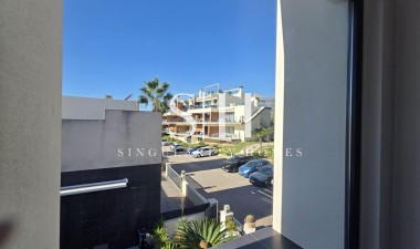 Перепродажа - Villa - Orihuela Costa - Villamartín