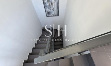 Перепродажа - Villa - Orihuela Costa - Villamartín