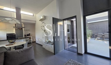 Перепродажа - Villa - Orihuela Costa - Villamartín