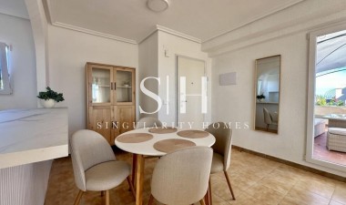 Перепродажа - Квартира / квартира - Torrevieja - Punta prima