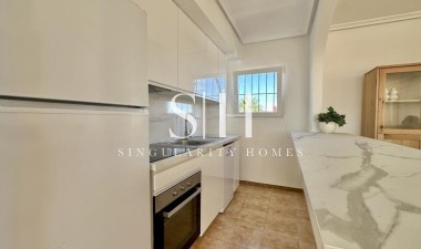 Перепродажа - Квартира / квартира - Torrevieja - Punta prima