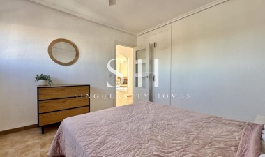 Перепродажа - Квартира / квартира - Torrevieja - Punta prima