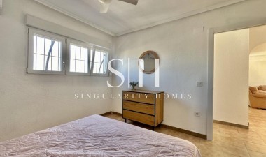 Перепродажа - Квартира / квартира - Torrevieja - Punta prima