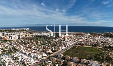 Resale - Villa - Orihuela Costa - Playa Flamenca