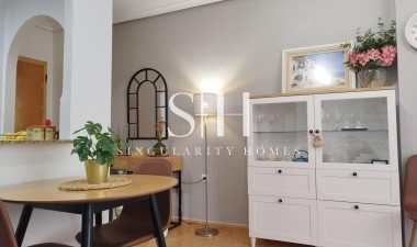 Resale - Apartment / flat - Torrevieja - La Mata