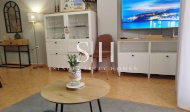 Resale - Apartment / flat - Torrevieja - La Mata