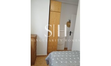 Resale - Apartment / flat - Torrevieja - La Mata