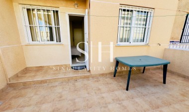 Återförsäljning - Bungalow - Torrevieja - La Mata