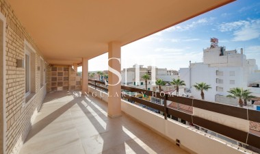 Resale - Apartment / flat - Torrevieja - Playa de los Naufragos