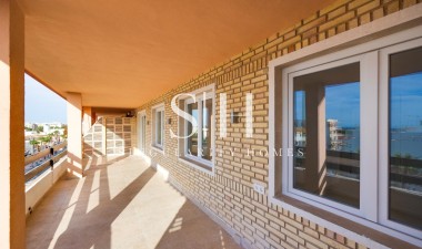 Resale - Apartment / flat - Torrevieja - Playa de los Naufragos