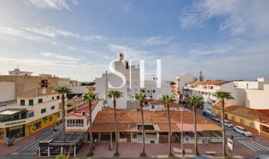 Resale - Apartment / flat - Torrevieja - Playa de los Naufragos