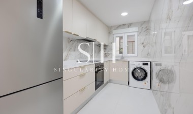 Resale - Apartment / flat - Torrevieja - Playa de los Naufragos