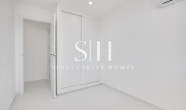 Resale - Apartment / flat - Torrevieja - Playa de los Naufragos