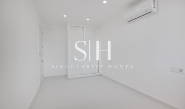 Resale - Apartment / flat - Torrevieja - Playa de los Naufragos