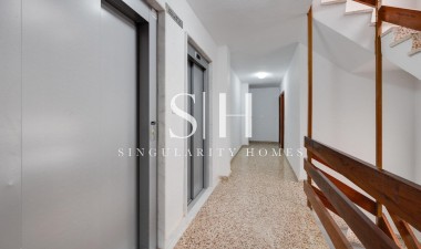 Resale - Apartment / flat - Torrevieja - Playa de los Naufragos